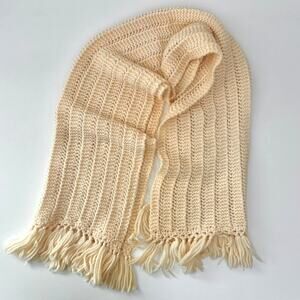 Vintage Handmade Long and Chunky Cream Knit Scarf w/Fringe  - 60x16 - Academia